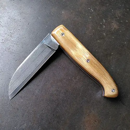 Stage couteau pliant en damas